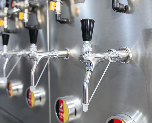 3.3M BEER TAPS  WALL-141